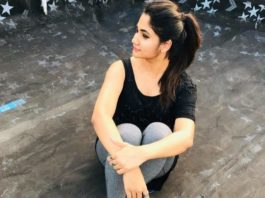 அட! நம்ம லாஸ்லியாவா இது...